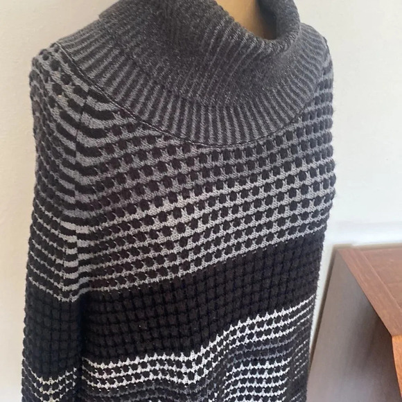 Krimson Klover sweater sz M black and grey stripe merino blend turtleneck EUC - Picture 5 of 6